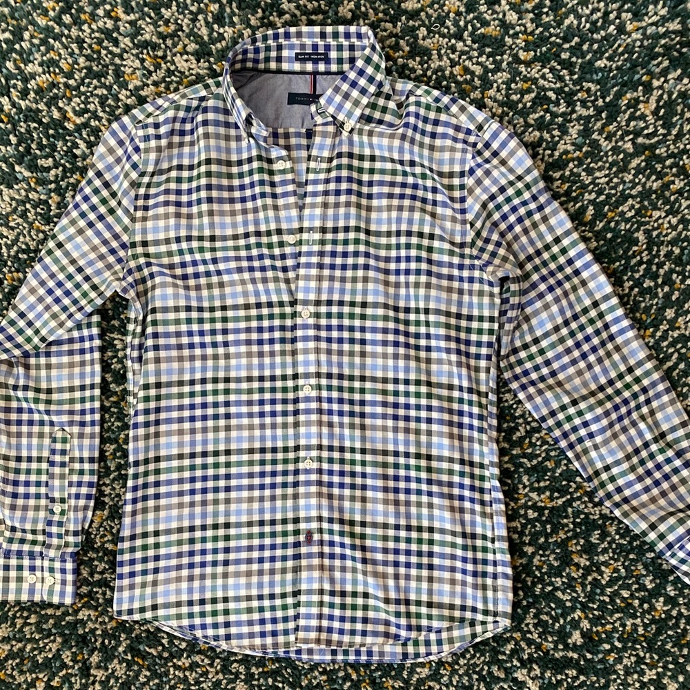 Tommy Hilfiger long sleeve dress shirt